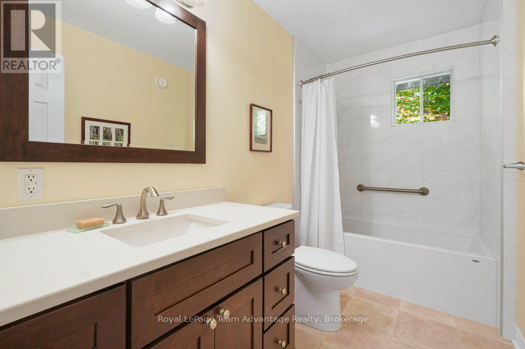 129 & 131 Bayview Drive — photo 17