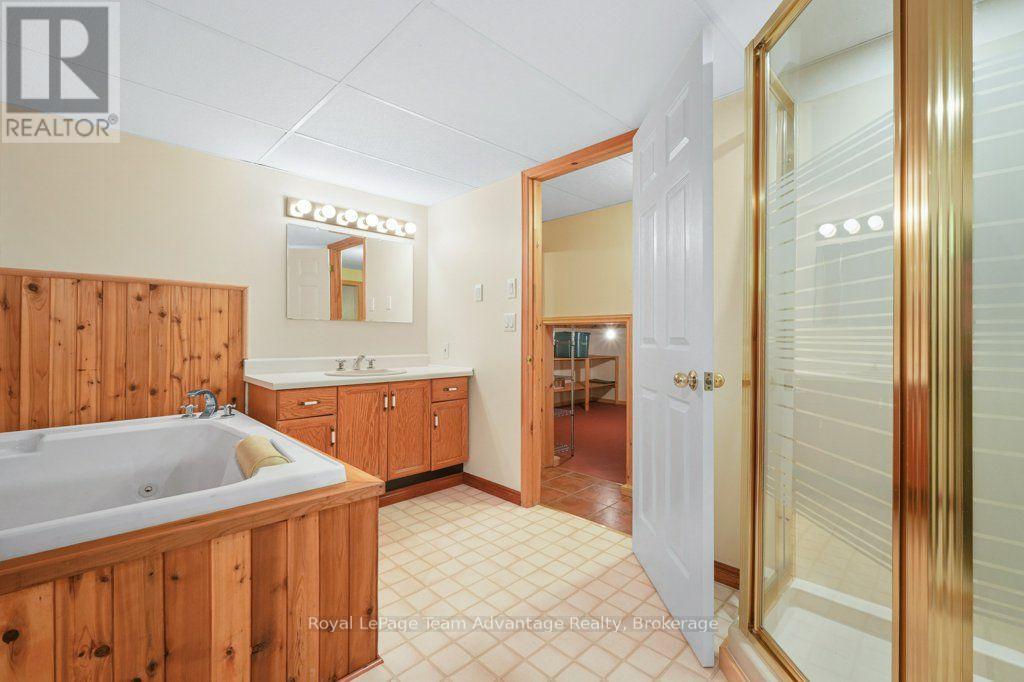 129 & 131 Bayview Drive — photo 27