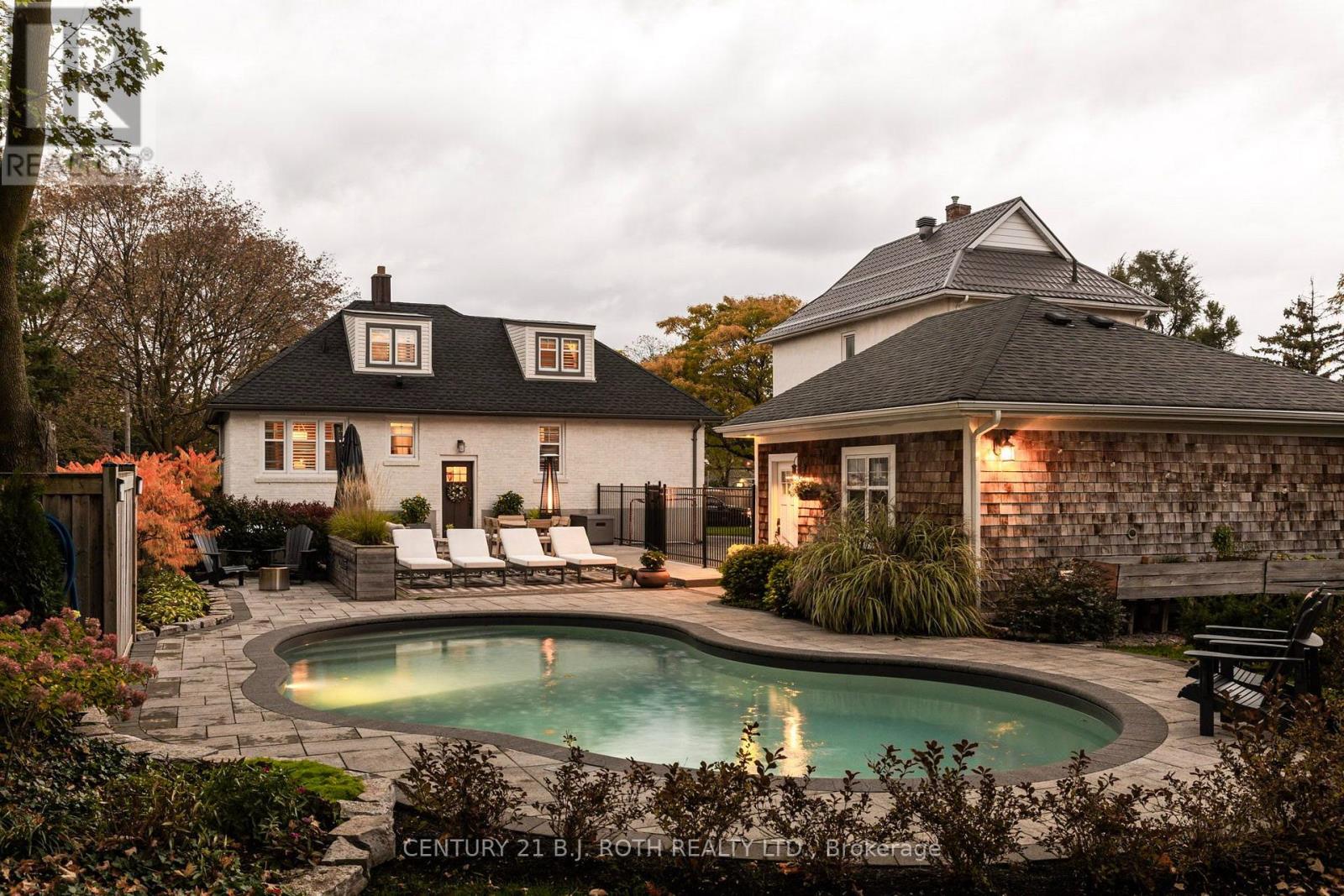 17 Granville Street, Barrie, ON photo 4