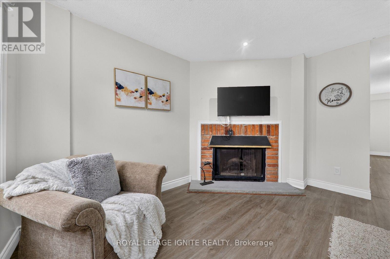 #33 200 MURISON BOULEVARD - 11
