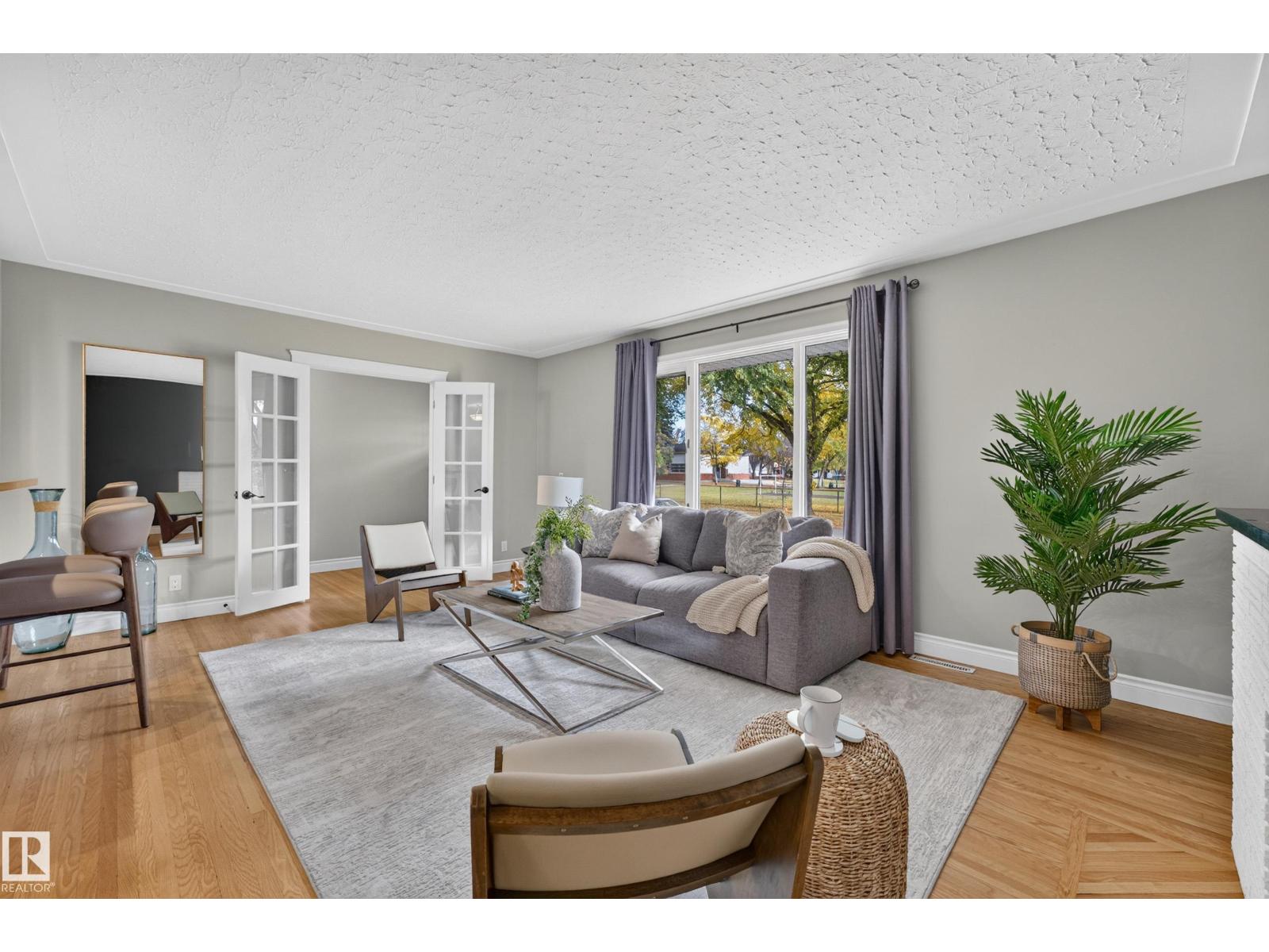 10224 82 ST NW - 10