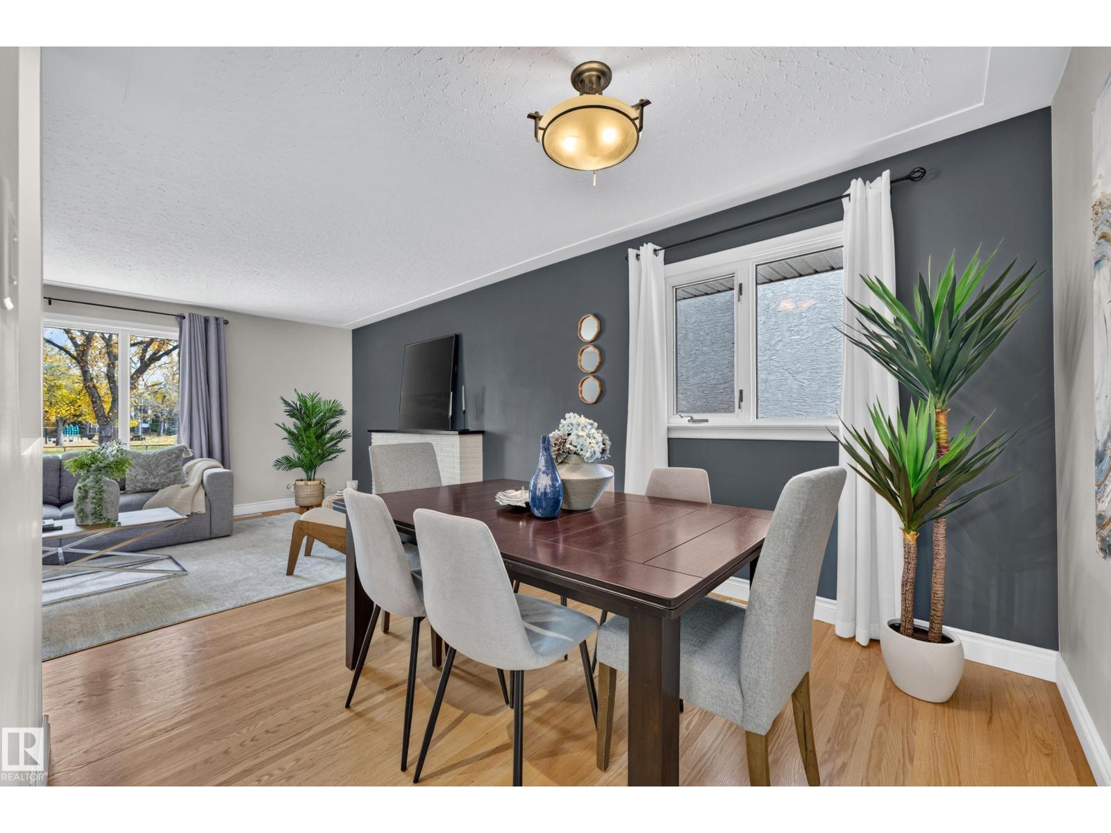 10224 82 ST NW - 18