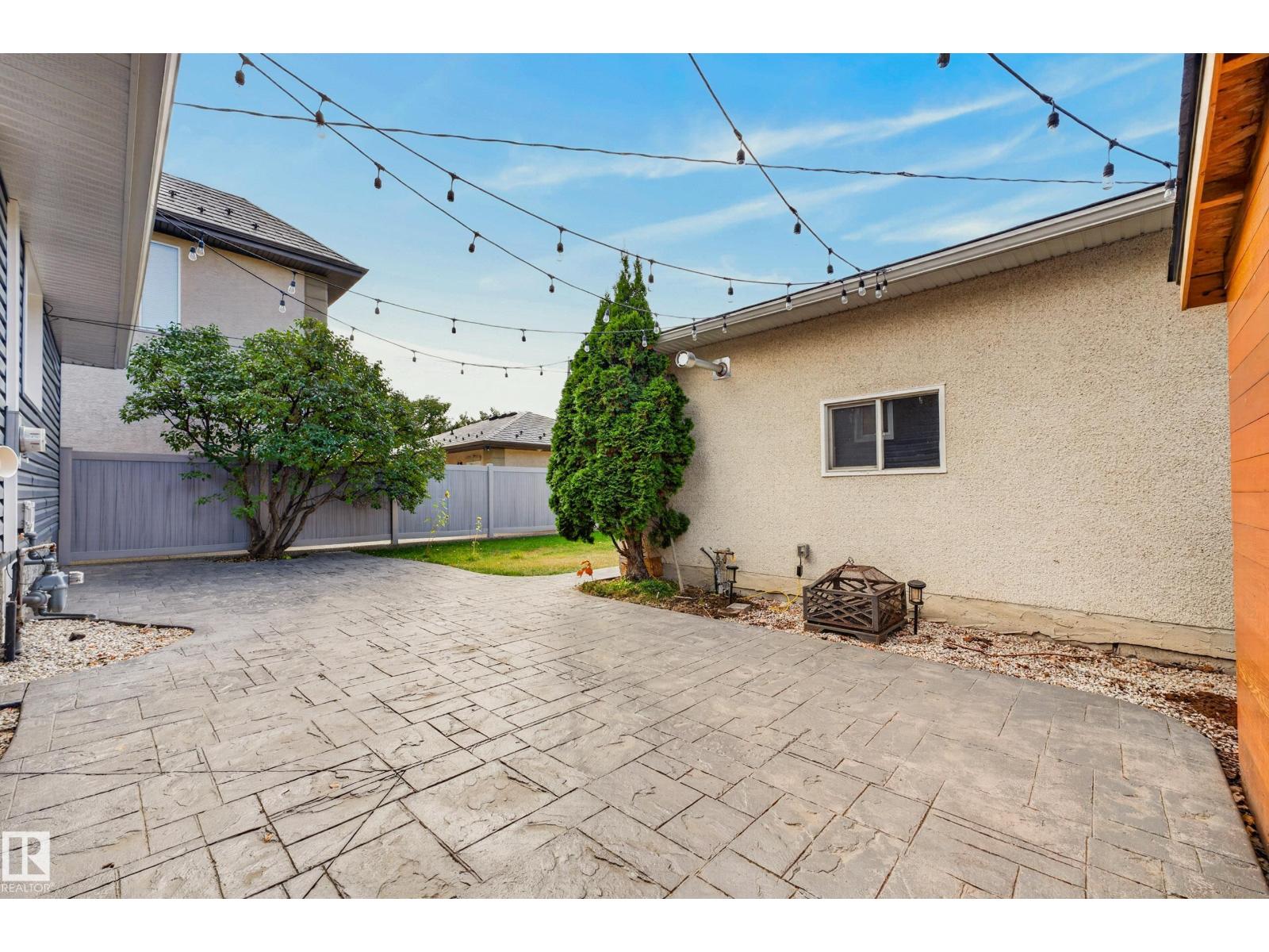 10224 82 ST NW - 48