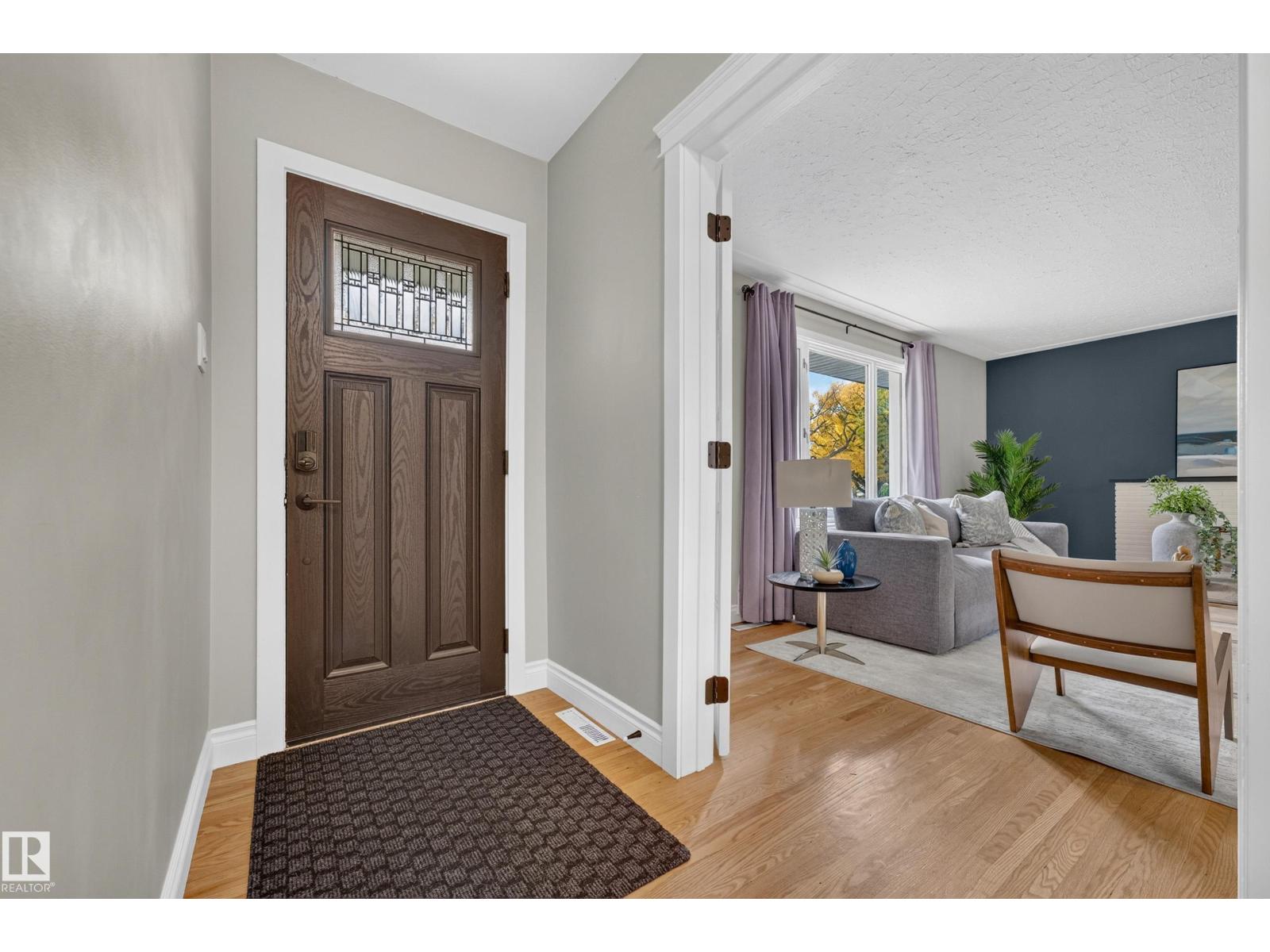 10224 82 ST NW - 5
