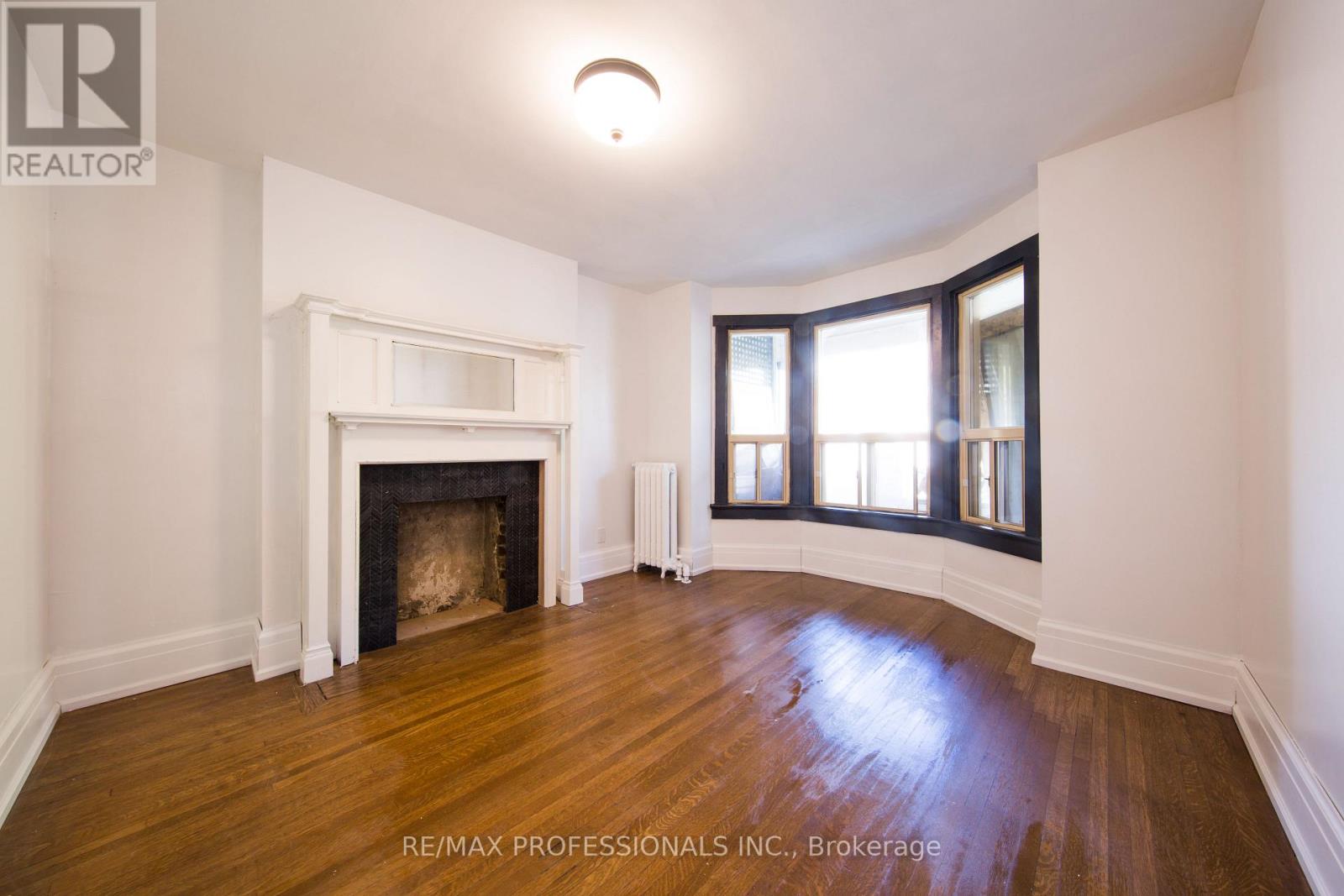 124 Close Avenue — photo 8