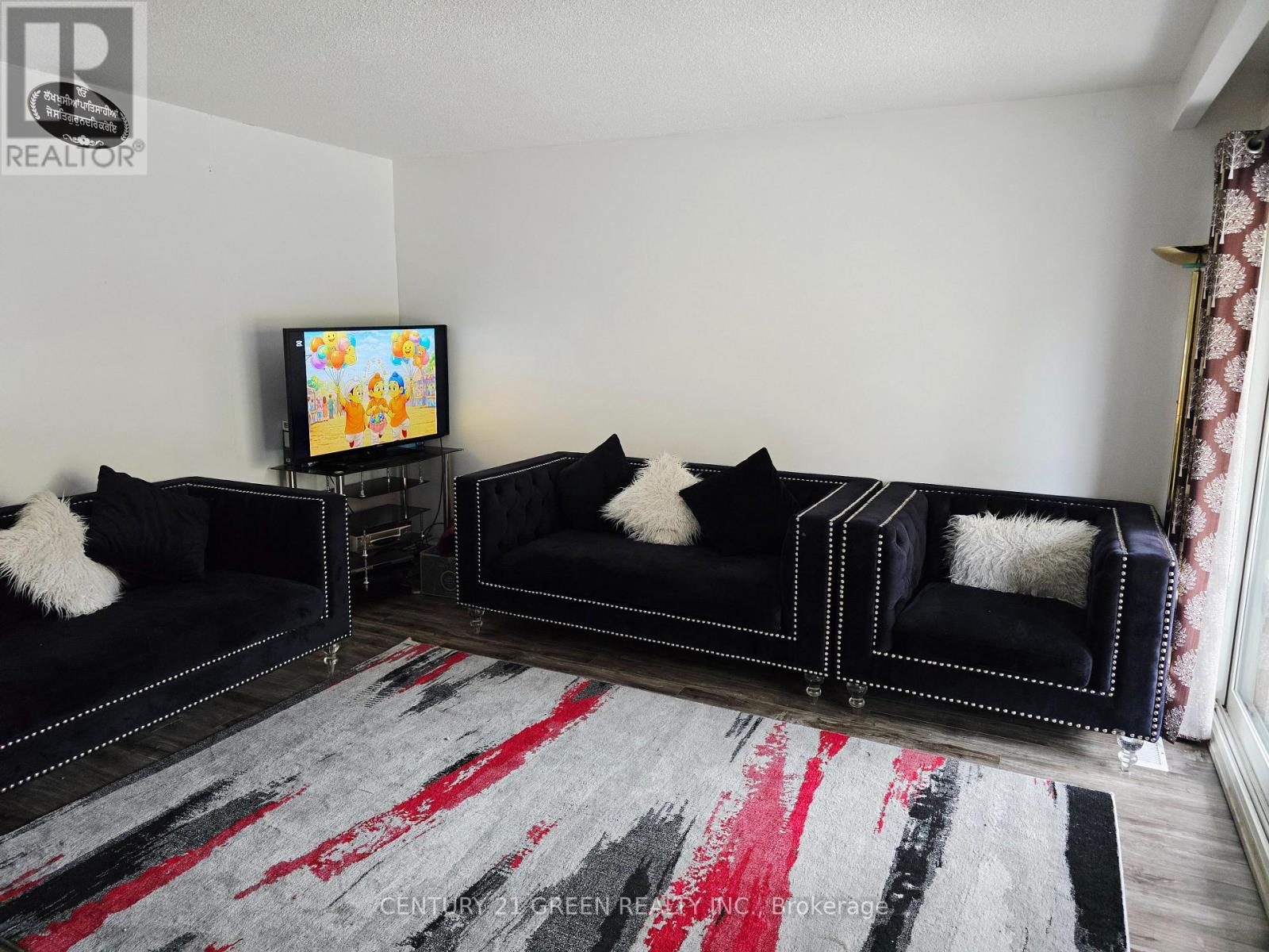 18 CURTIS DRIVE - 9