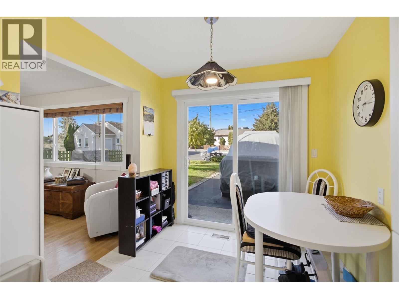 152 Elm Avenue, Kamloops - Image 1
