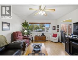 Kitchen - 152 Elm Avenue, Kamloops, BC V2B1L2 Photo 7