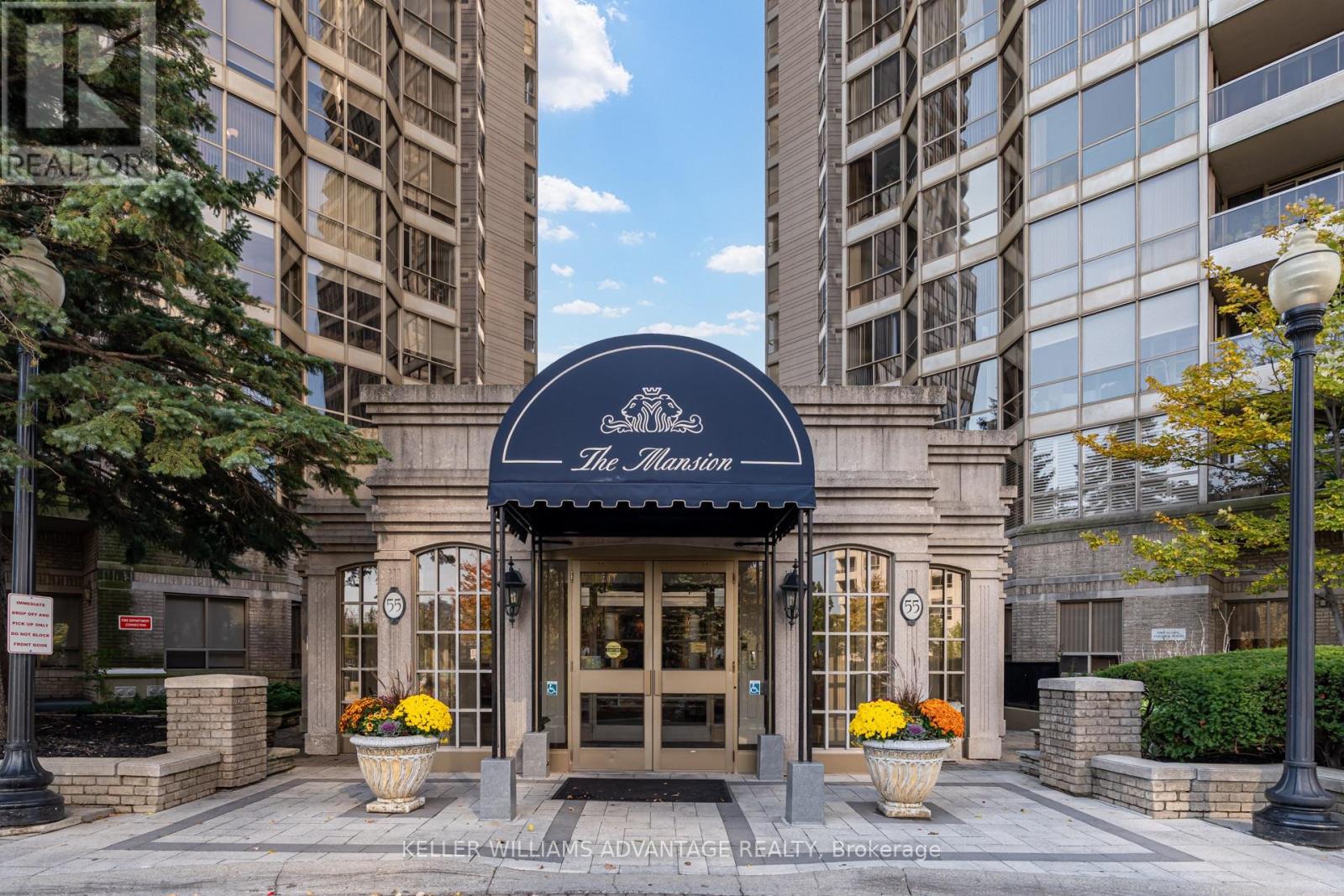 2210- 55 Kingsbridge Garden Circle, Mississauga, ON photo 2