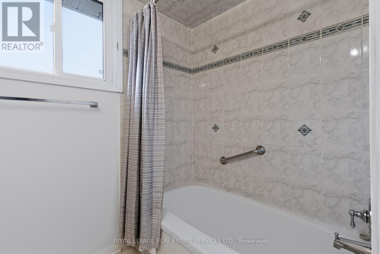 1326 Prince Albert Court, Mississauga, ON photo 32