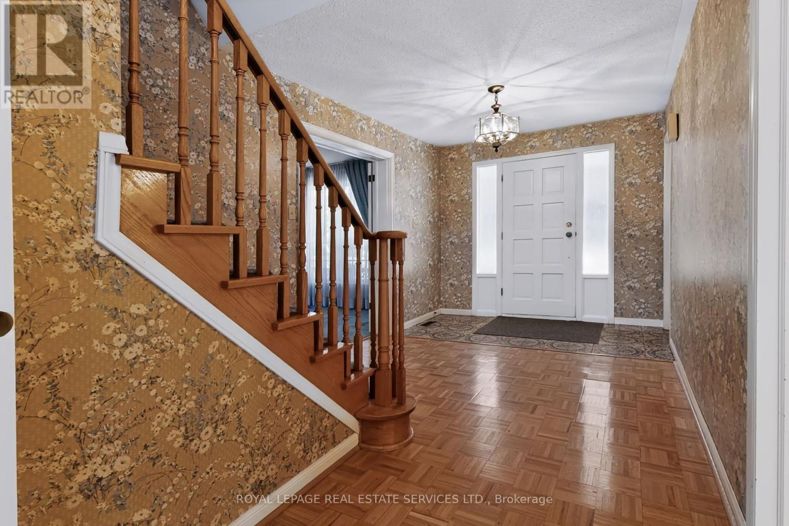 1326 PRINCE ALBERT COURT - 6