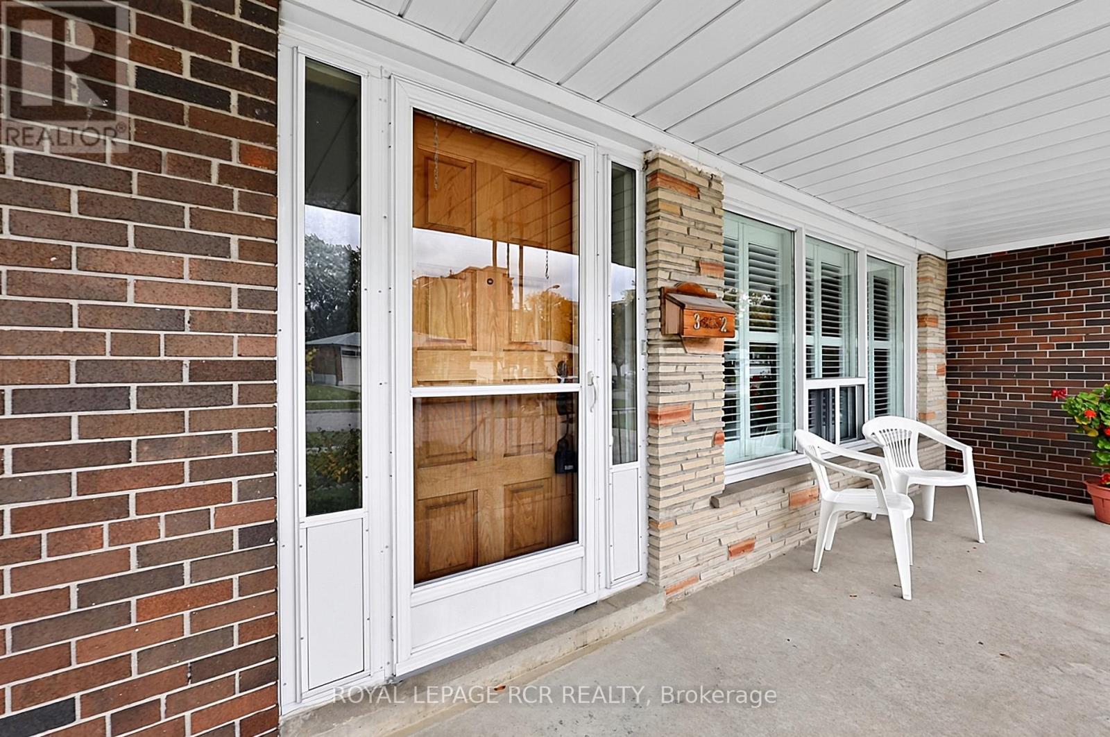 32 Bartel Drive, Toronto, ON photo 2