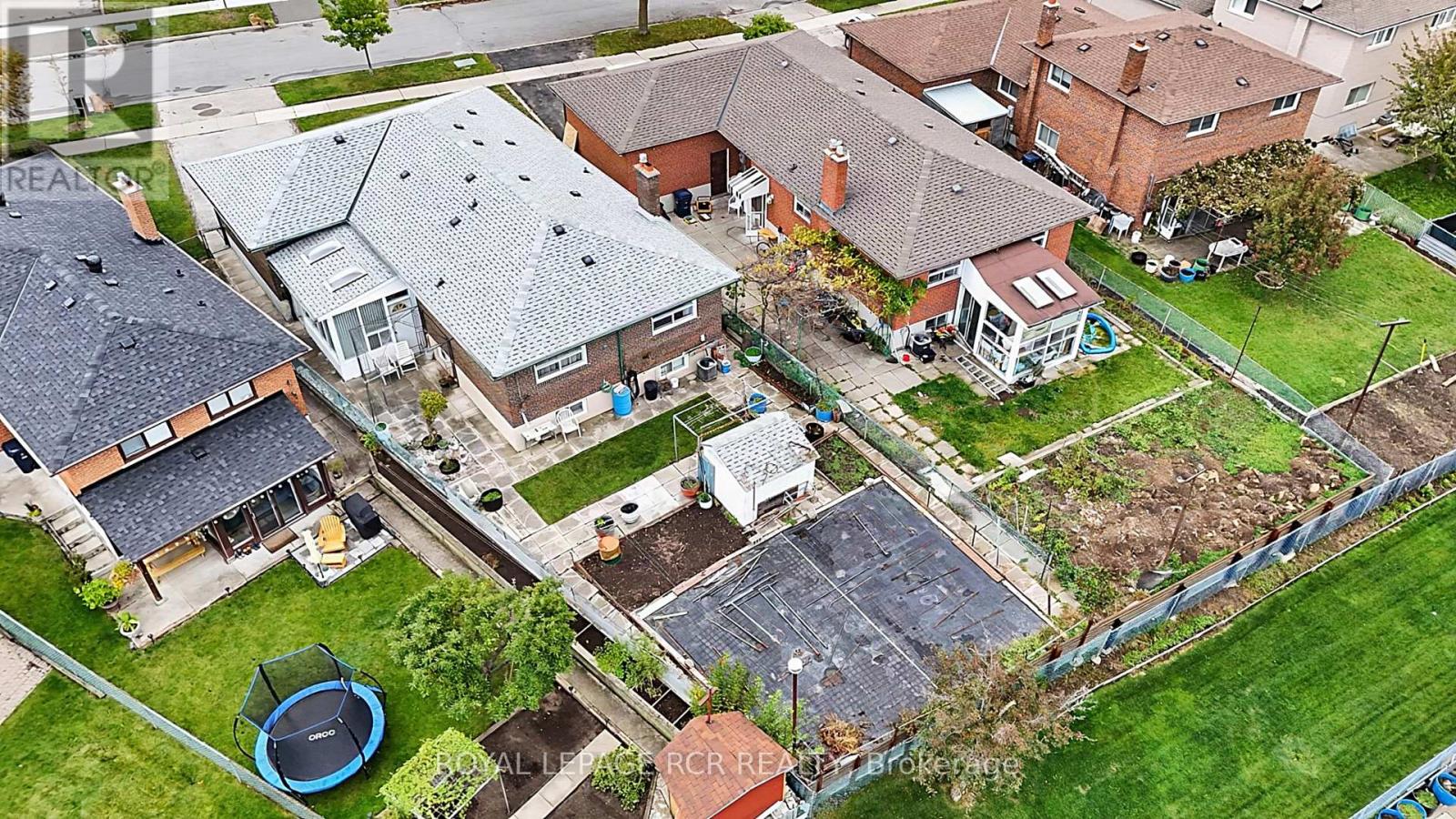 32 BARTEL DRIVE - 37