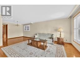 Sunroom - 32 Bartel Drive, Toronto, ON M3N1C9 Photo 11