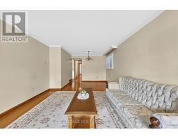 Living room - 32 Bartel Drive, Toronto, ON M3N1C9 Photo 12