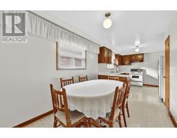 Kitchen - 32 Bartel Drive, Toronto, ON M3N1C9 Photo 6
