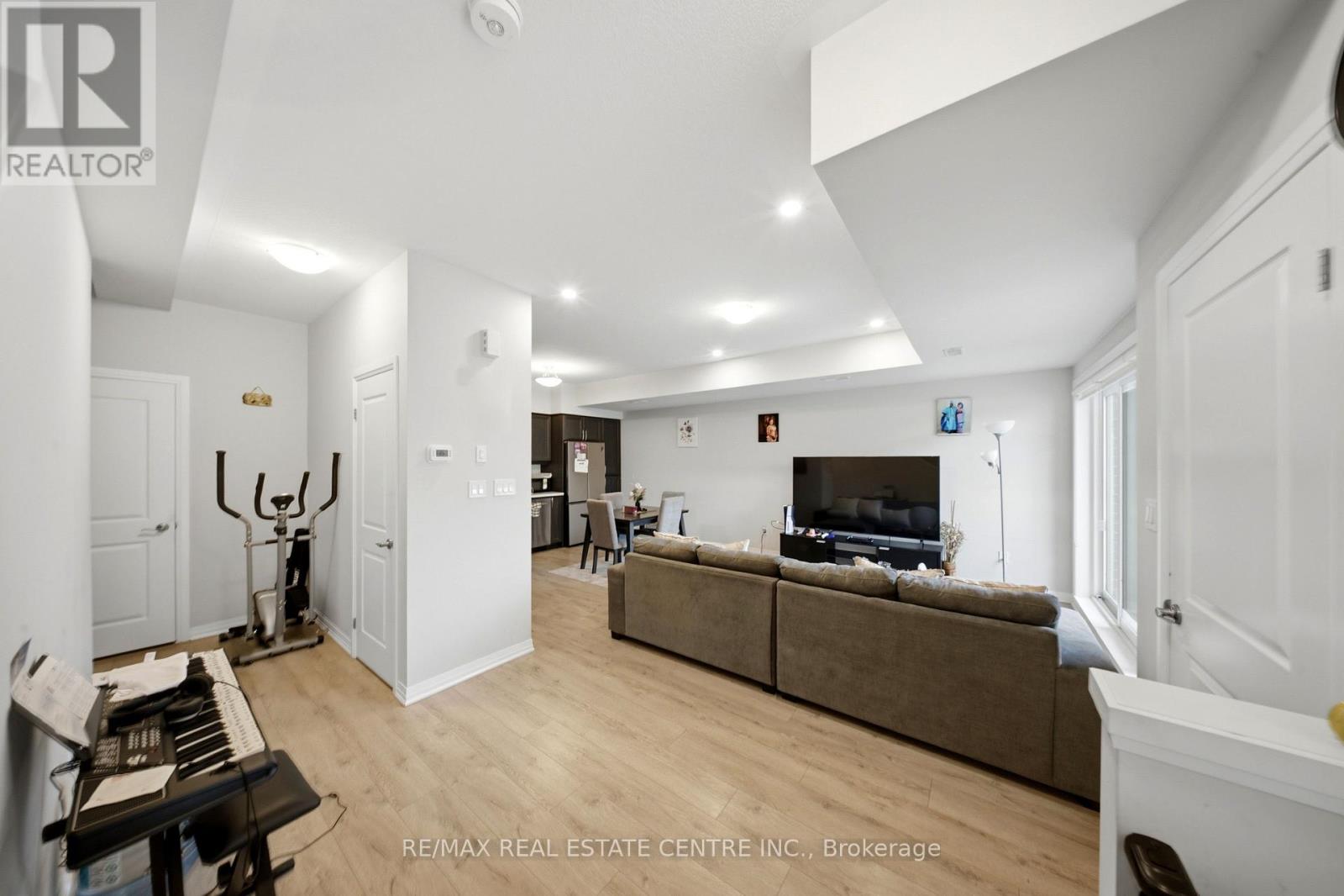 57 PROGRESS CRESCENT - 6