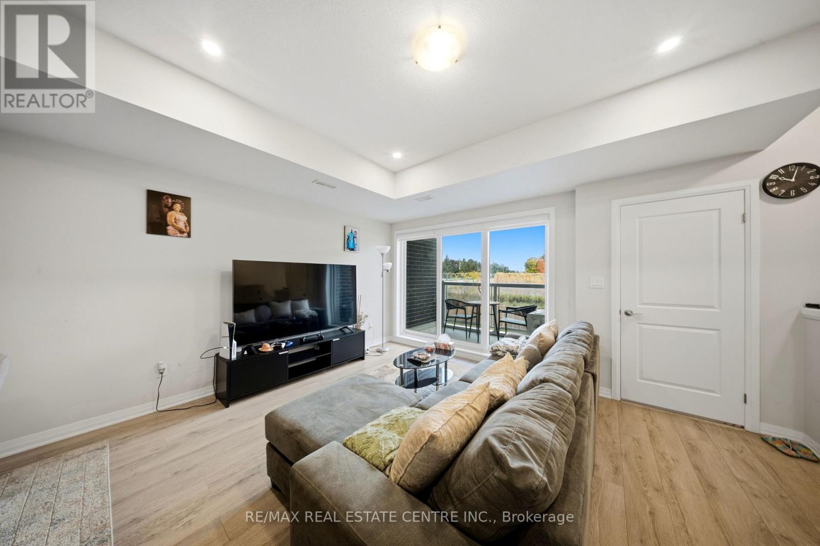 57 PROGRESS CRESCENT - 8