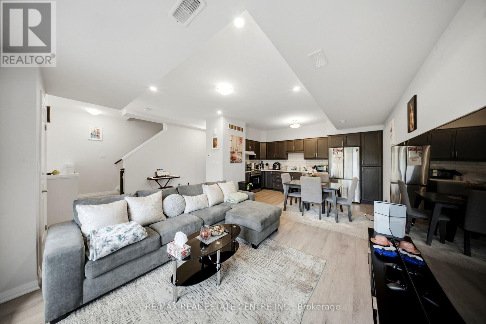 57 PROGRESS CRESCENT - 9
