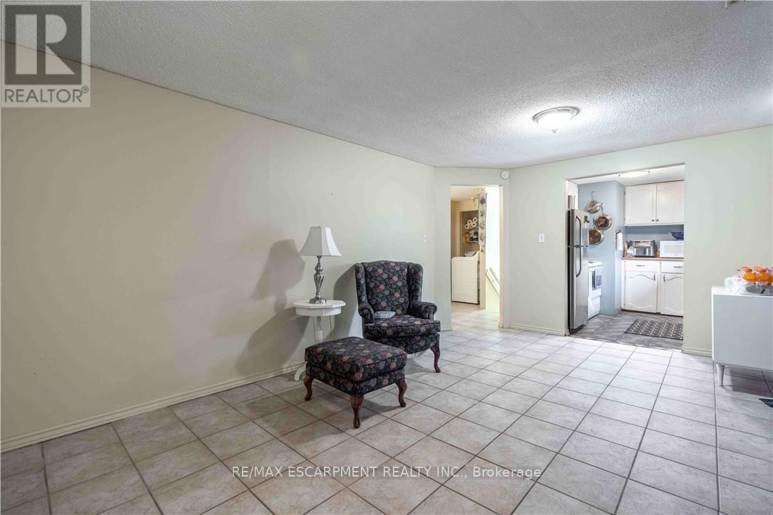 374 Upper Wentworth Street West, Hamilton, ON photo 16