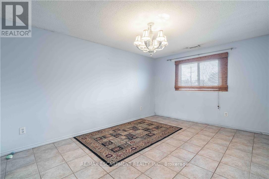 374 UPPER WENTWORTH STREET W - 21