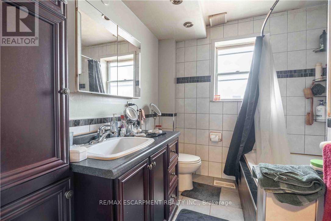 374 Upper Wentworth Street West, Hamilton, ON photo 36