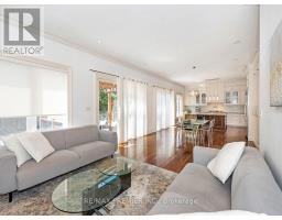35 Yorkdale Crescent, Toronto, ON M9M1C2 Photo 18