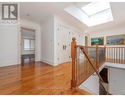35 Yorkdale Crescent, Toronto, ON M9M1C2 Photo 19