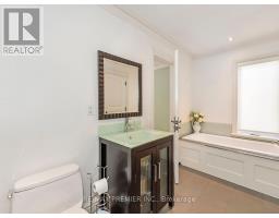 35 Yorkdale Crescent, Toronto, ON M9M1C2 Photo 27