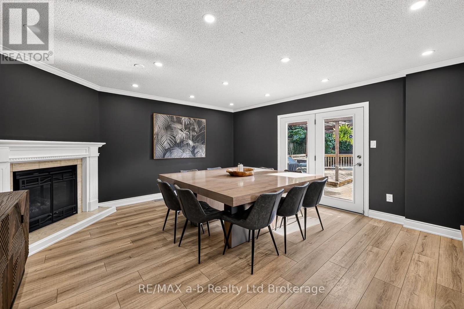 1182 Sprucedale Road — photo 13