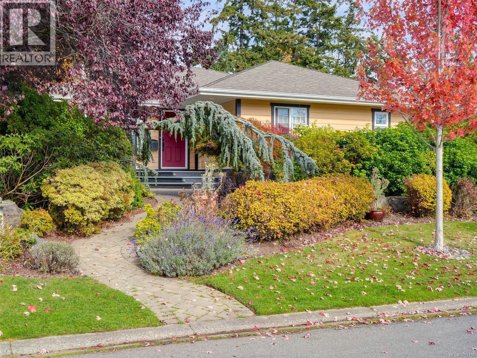 1158 Hadfield Ave - 1