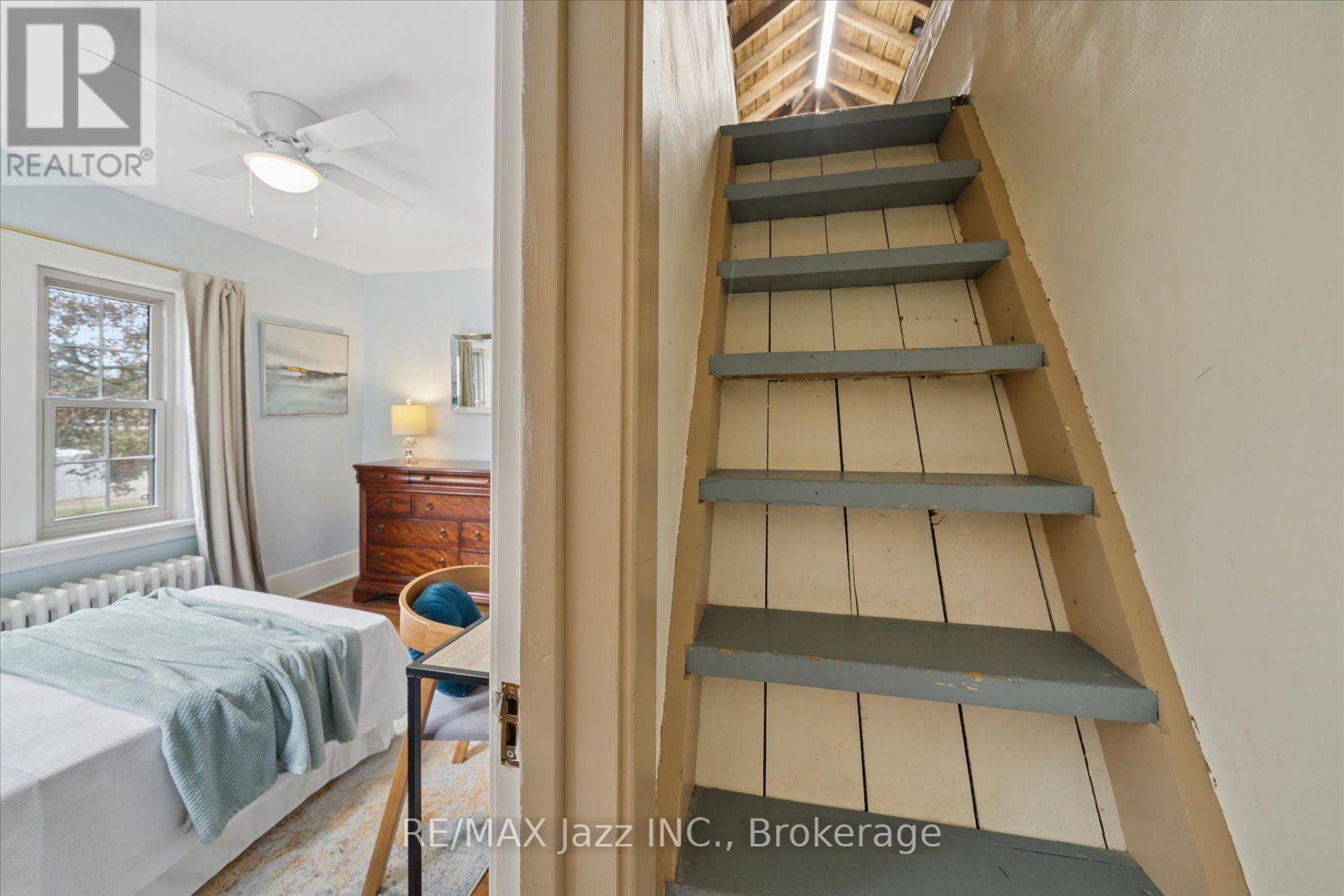 621 MASSON STREET - 36
