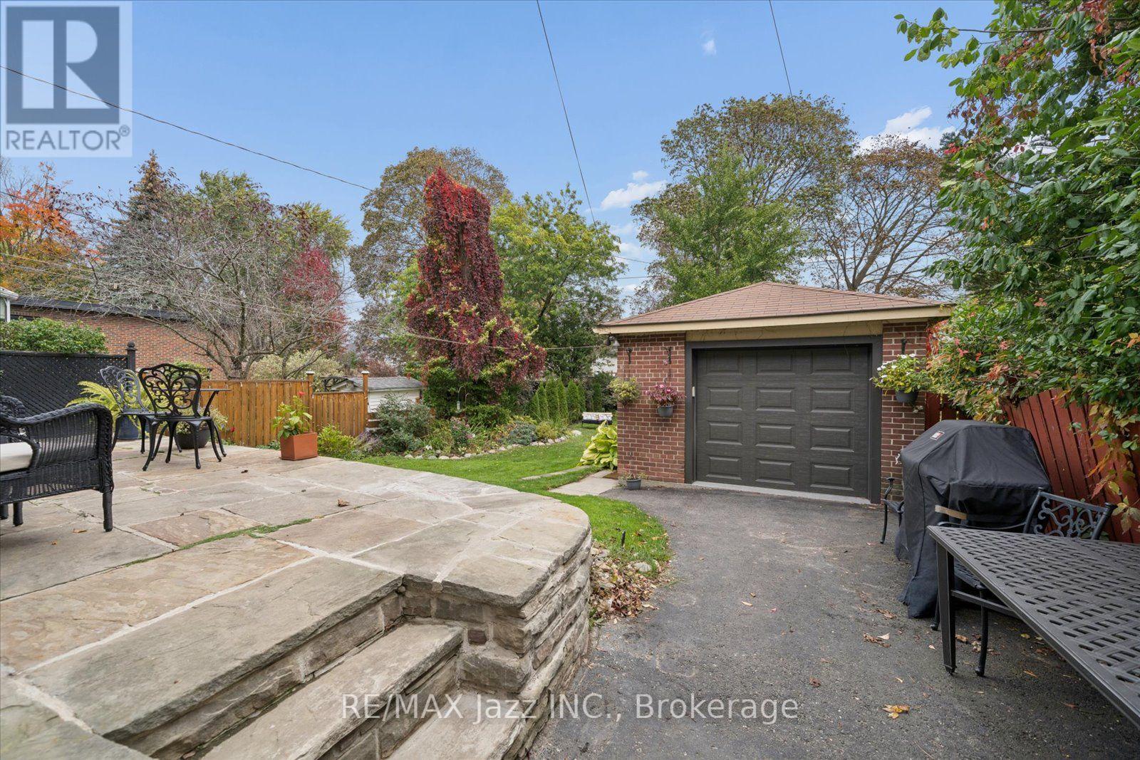 621 MASSON STREET - 42