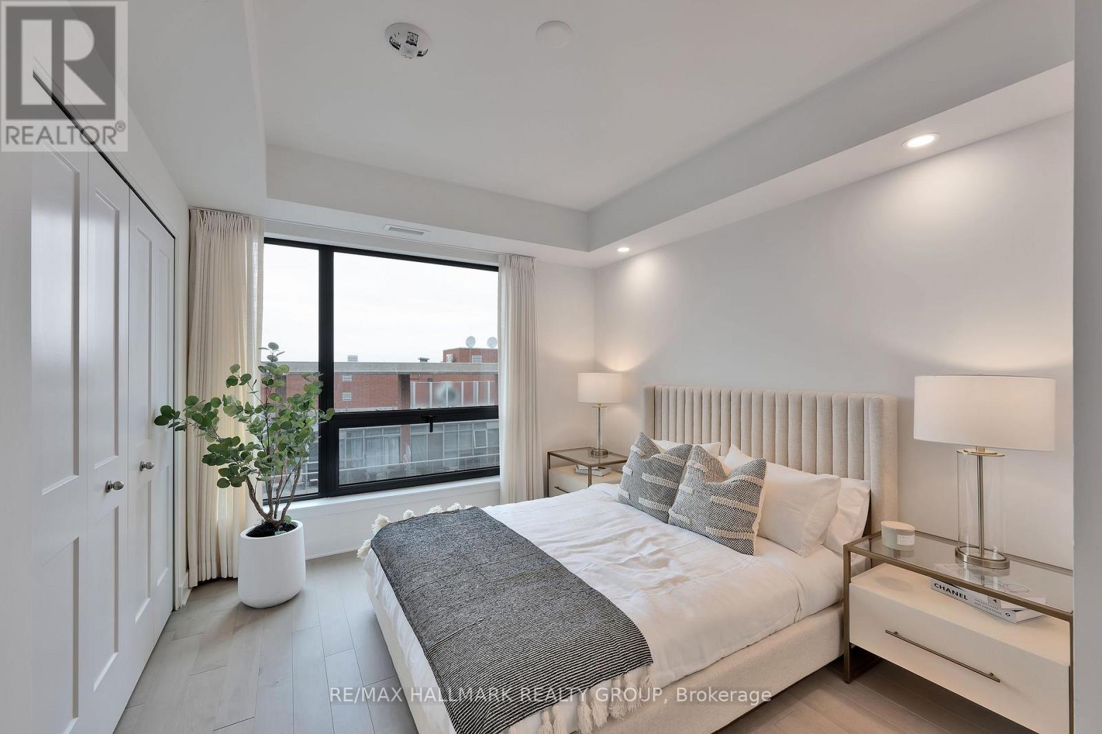 #2202 180 GEORGE STREET - 18