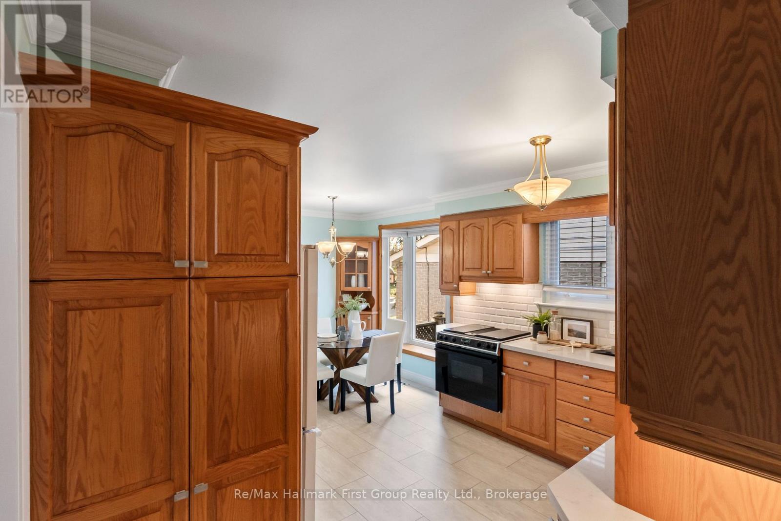 8 Calais Street, Whitby, ON photo 40