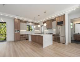 102 14753 111a Avenue, Surrey, BC V3R2E2 Photo 9