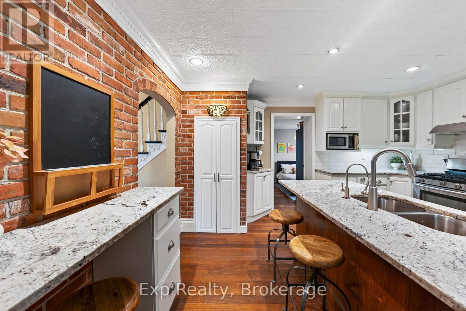 341 METCALF STREET - 10