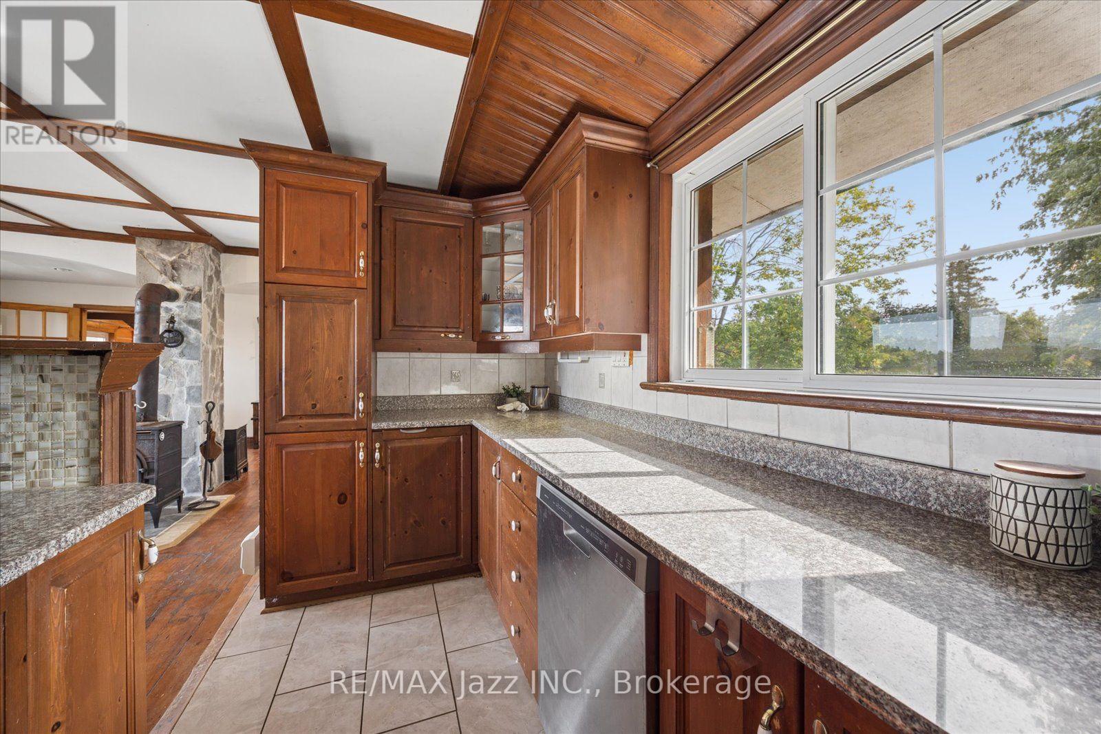 841 Fifes Bay Marina Lane, Selwyn, ON photo 10