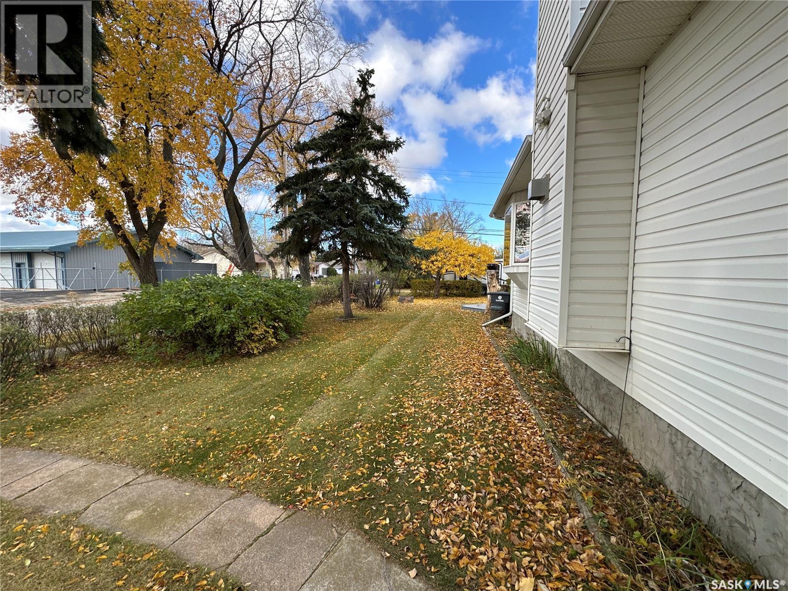 418 Railway AVENUE - 23
