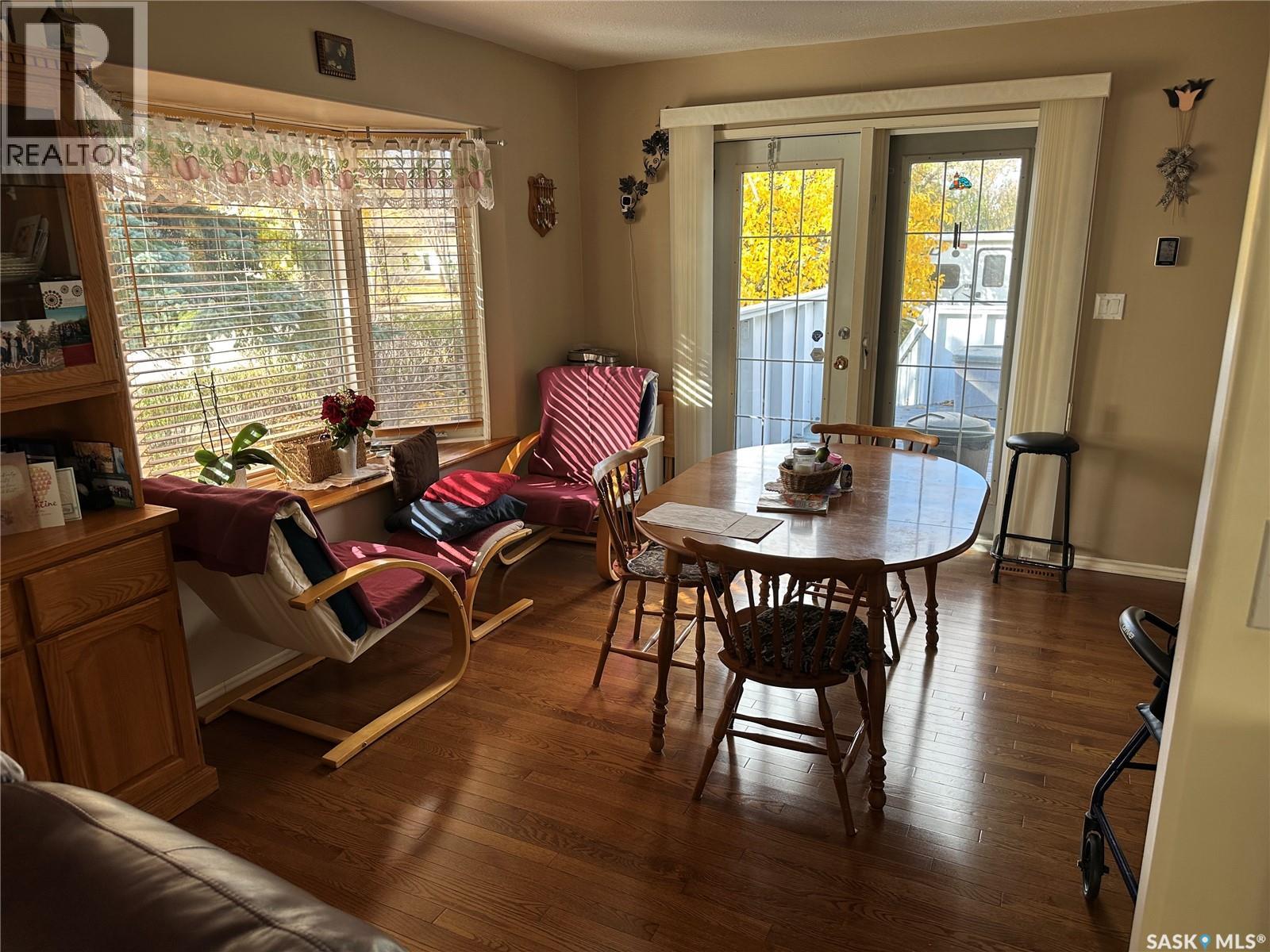 418 Railway AVENUE, Rosthern — photo 3