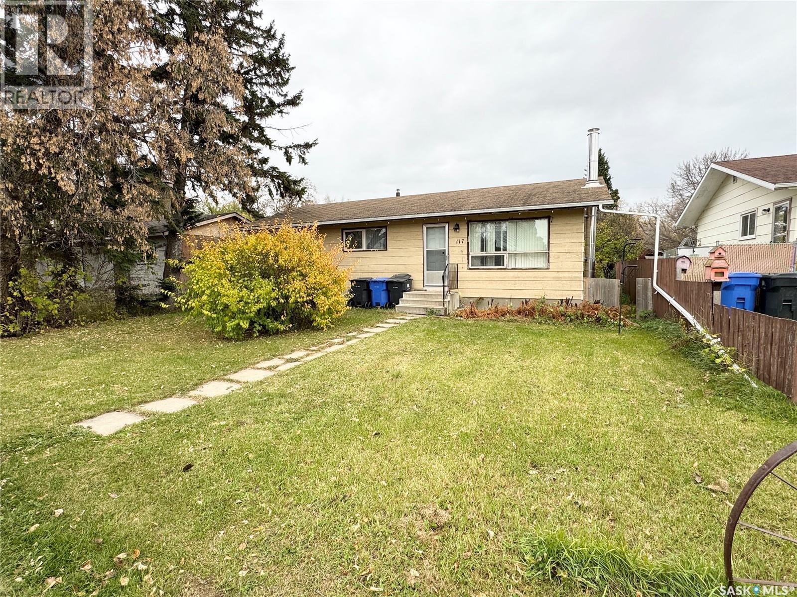 117 Hudek AVENUE W - 1