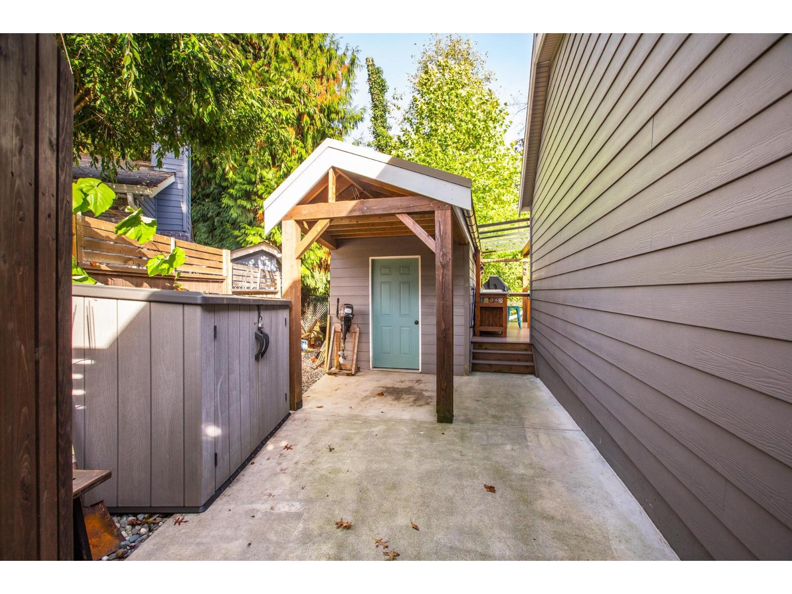Photo of 4958 198B STREET 35