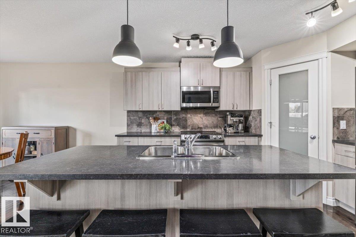 139 Calvert Wynd, South Pointe — photo 10 of 30: Property photo