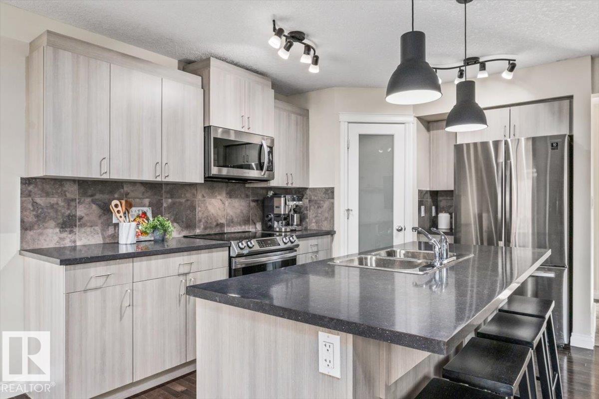 139 Calvert Wynd, South Pointe — photo 11 of 30: Property photo