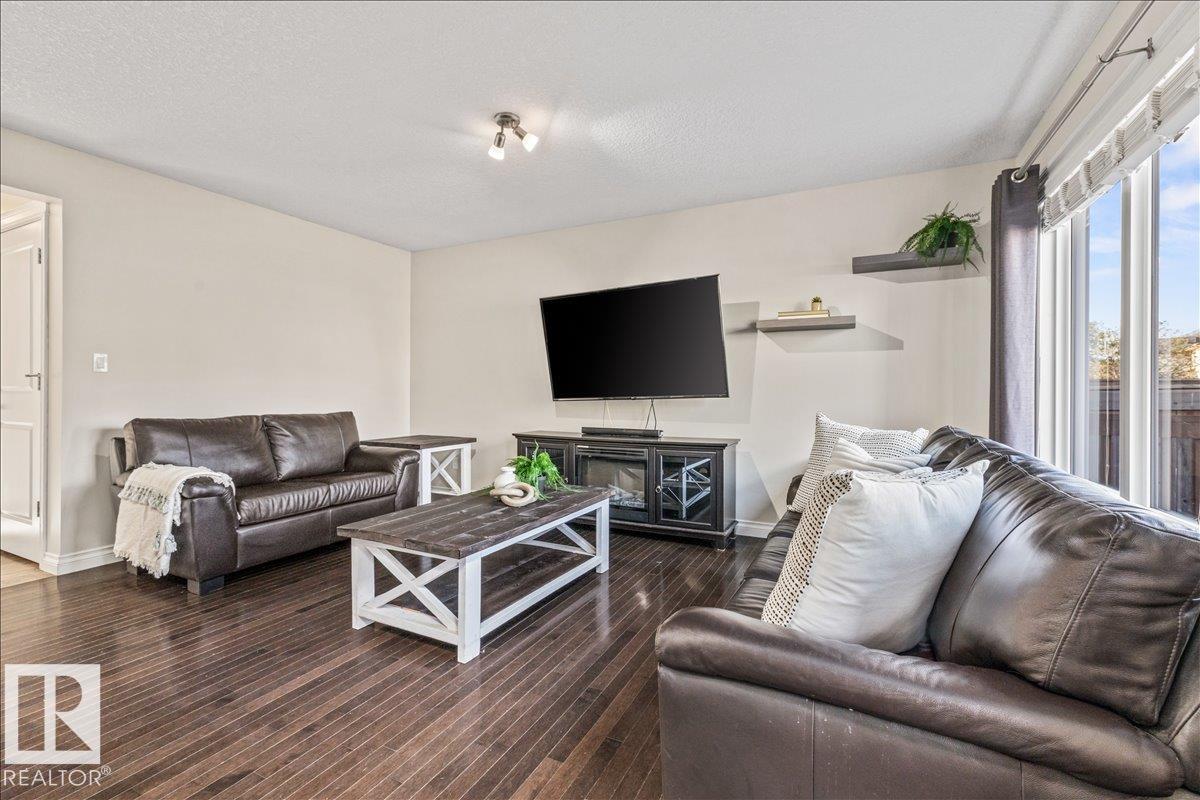139 Calvert Wynd, South Pointe — photo 16 of 30: Property photo