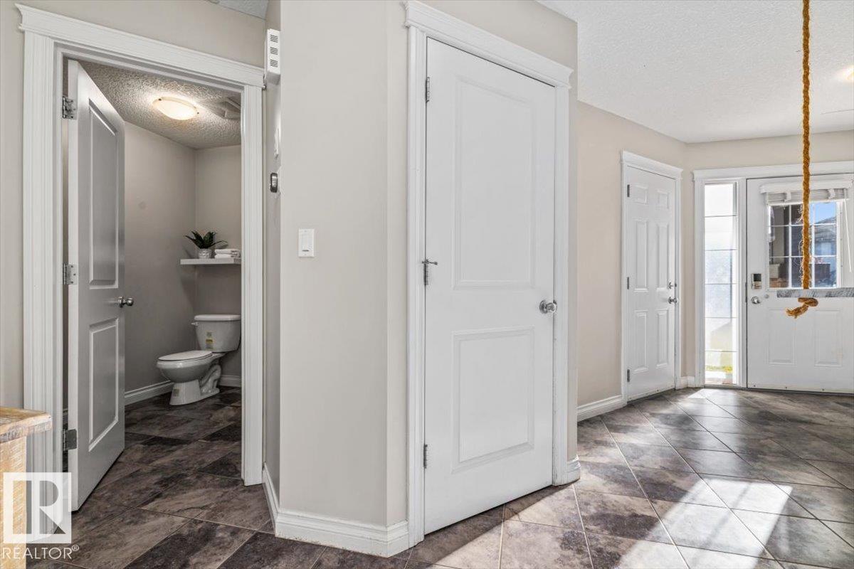 139 Calvert Wynd, South Pointe — photo 4 of 30: Property photo