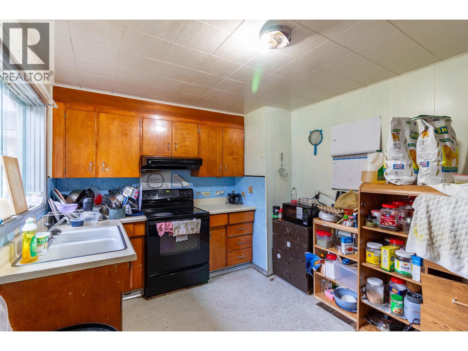 208 ANDERSON Street - 12