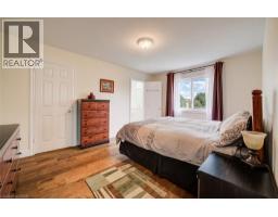245 Fern Crescent, Waterloo, ON N2V2P9 Photo 18