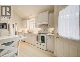 Kitchen - 245 Fern Crescent, Waterloo, ON N2V2P9 Photo 9