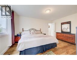 245 Fern Crescent, Waterloo, ON N2V2P9 Photo 16